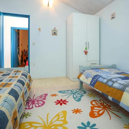 Apartment Iris Bozava