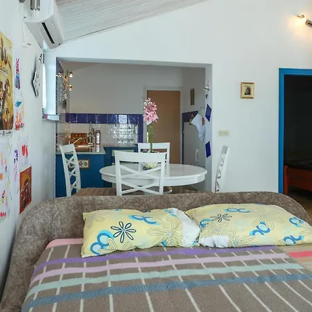 Iris Apartment Bozava